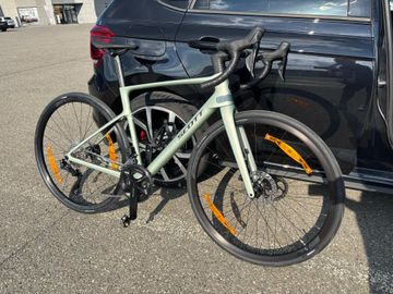 Used Scott Addict 40 2026 2026 Road & Gravel, Green — image 2 of 3
