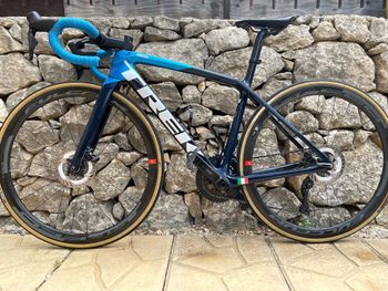 Trek Émonda SL 5 2023 2023 Road & Gravel usato, Blu — immagine 2 di 4