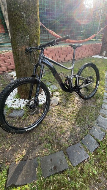 Used Giant Reign 2 2023 2023 Mountainbike, Black, 29 — image 3 of 9