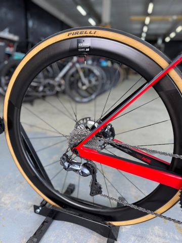 BMC Teammachine SLR01 THREE 2021 2021 Road & Gravel usato, Rosso — immagine 9 di 24