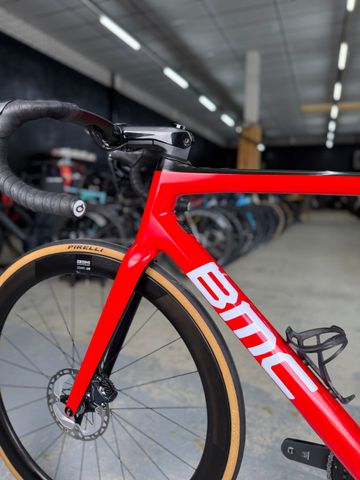 BMC Teammachine SLR01 THREE 2021 2021 Road & Gravel usato, Rosso — immagine 18 di 24