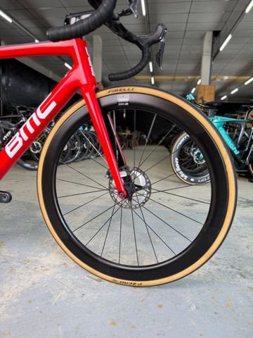 BMC Teammachine SLR01 THREE 2021 2021 Road & Gravel usato, Rosso — immagine 3 di 24