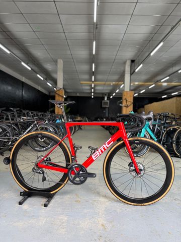 BMC Teammachine SLR01 THREE 2021 2021 Road & Gravel usato, Rosso — immagine 1 di 24