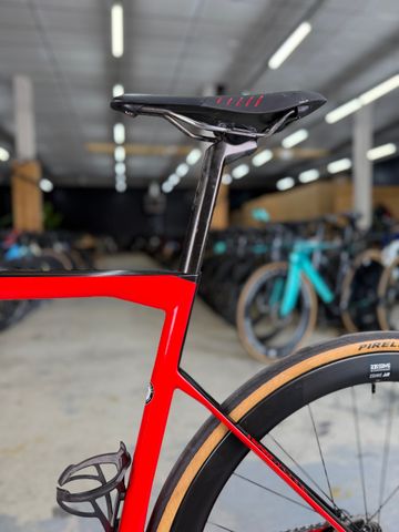 BMC Teammachine SLR01 THREE 2021 2021 Road & Gravel usato, Rosso — immagine 19 di 24