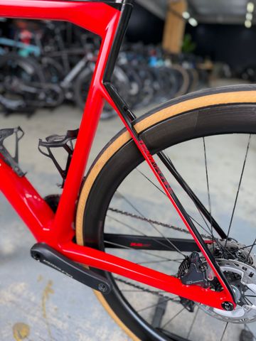 BMC Teammachine SLR01 THREE 2021 2021 Road & Gravel usato, Rosso — immagine 21 di 24