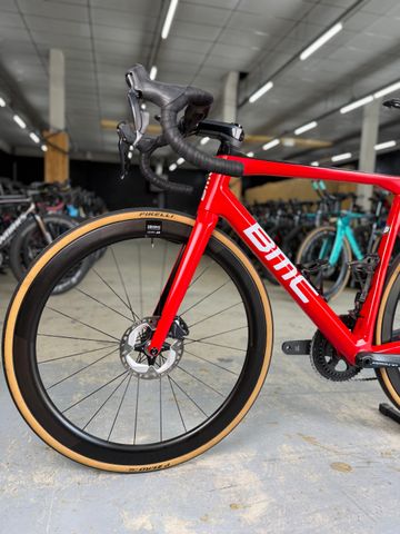BMC Teammachine SLR01 THREE 2021 2021 Road & Gravel usato, Rosso — immagine 16 di 24