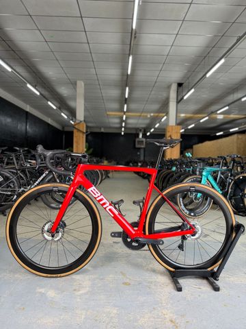 BMC Teammachine SLR01 THREE 2021 2021 Road & Gravel usato, Rosso — immagine 15 di 24