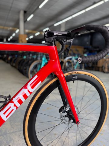 BMC Teammachine SLR01 THREE 2021 2021 Road & Gravel usato, Rosso — immagine 7 di 24