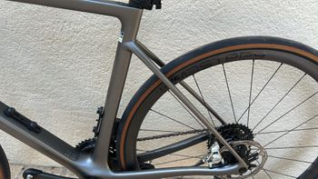 Enve Melee Frameset 2022 Road & Gravel de segunda mano, Gris claro — imagen 8 de 23