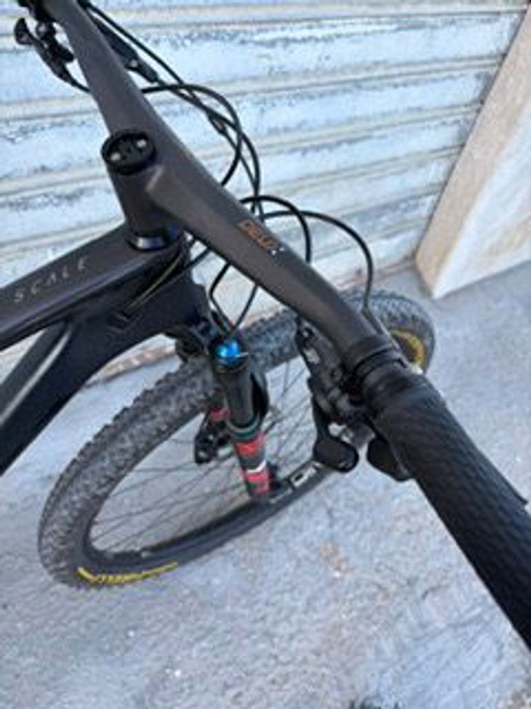 Used Scott Scale Shimano Deore XT 2023 Mountainbike, Black — image 7 of 9