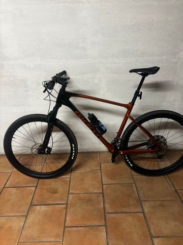 Used Giant XTC, Advanced 29 2 2022 2022 Mountainbike, Black, 29 — image 1 of 7