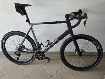 Canyon Grail CF SLX 8 Di2 2024 2024 Road & Gravel usato