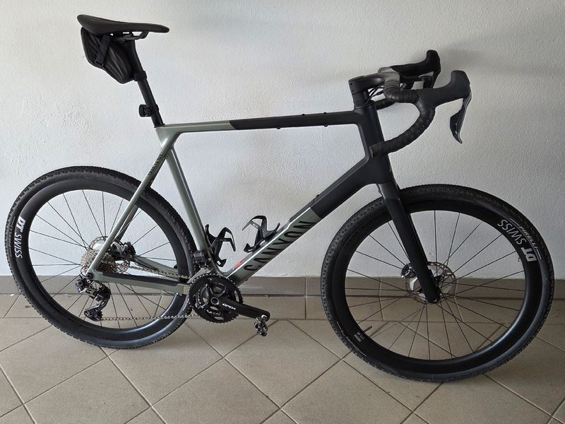 Gebrauchtes Canyon Grail CF SLX 8 Di2 2024 2024 Road & Gravel