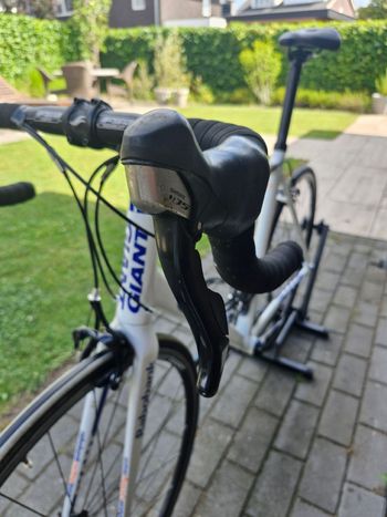 Used Giant Tcr Shimano 105 2012 Road & Gravel, White — image 12 of 12