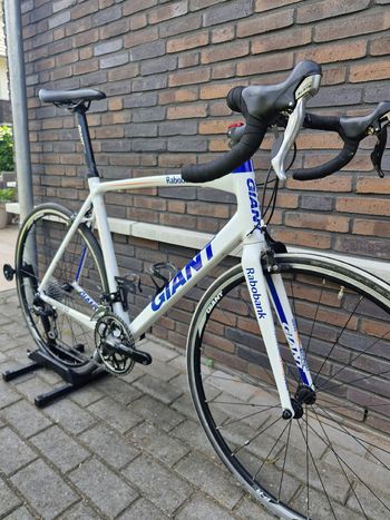 Used Giant Tcr Shimano 105 2012 Road & Gravel, White — image 2 of 12