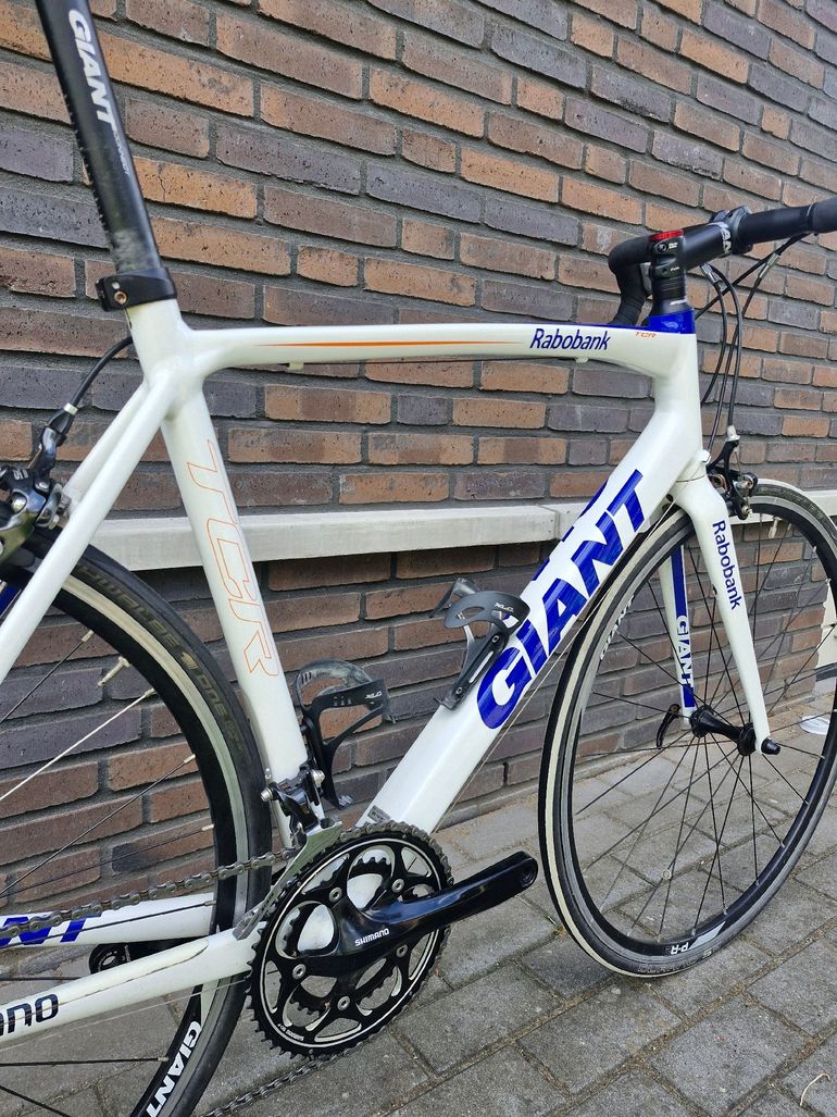 Used Giant Tcr Shimano 105 2012 Road & Gravel, White — image 3 of 12