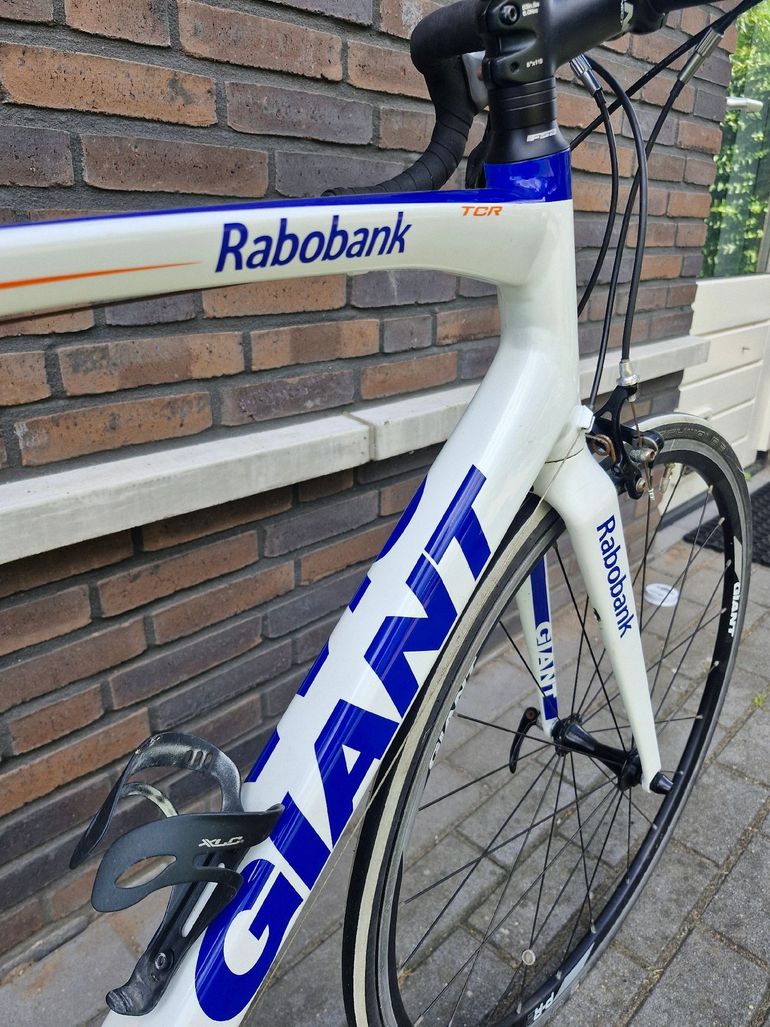 Used Giant Tcr Shimano 105 2012 Road & Gravel, White — image 7 of 12