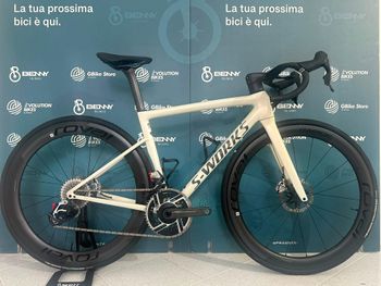 Käytetty Specialized S-Works Tarmac SL8 Red AXS E1 2025 Road & Gravel