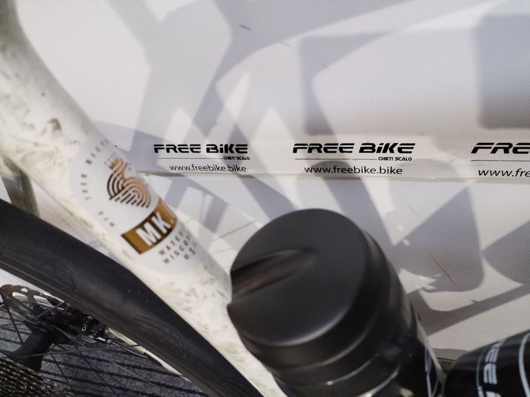 Trek Domane+ SLR 6 2025 2025 Road & Gravel usato, Bianco — immagine 6 di 11