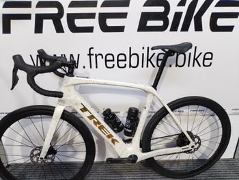 Trek Domane+ SLR 6 2025 2025 Road & Gravel usato, Bianco — immagine 9 di 11