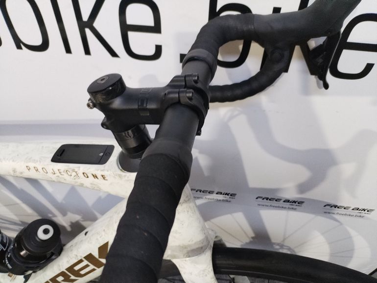 Trek Domane+ SLR 6 2025 2025 Road & Gravel usato, Bianco — immagine 2 di 11
