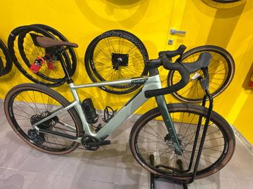Wilier Adlar SRAM RIVAL XPLR AXS D1 1X12S + BIKE PACKING KIT 2025 2025 Road & Gravel usato