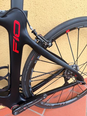 Gebrauchtes Pinarello F10 Custom Campagnolo Super Record 2018 Road & Gravel, Schwarz — Bild 10 von 15