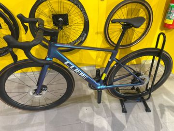 CUBE ATTAIN C:62, SLT 2026 2026 Road & Gravel usato, Blu — immagine 5 di 5