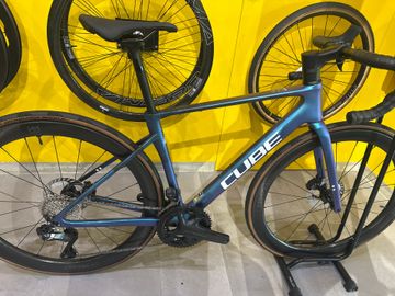 CUBE ATTAIN C:62, SLT 2026 2026 Road & Gravel usato, Blu — immagine 2 di 5