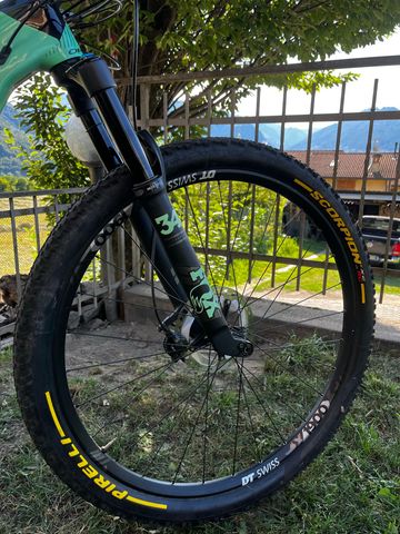 Orbea OIZ M10 2022 2022 Mountainbike usato, Verde — immagine 4 di 12