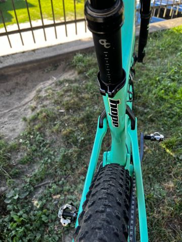 Orbea OIZ M10 2022 2022 Mountainbike usato, Verde — immagine 8 di 12