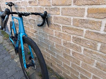 Gebrauchtes Canyon Aeroad CFR Disc MvdP 2022 2022 Road & Gravel, Blau — Bild 4 von 9