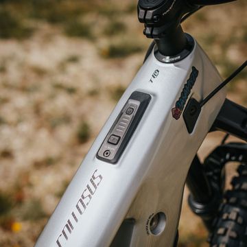 Used Polygon COLLOSUS TE 6 2027 Mountainbike, Light Gray — image 3 of 8