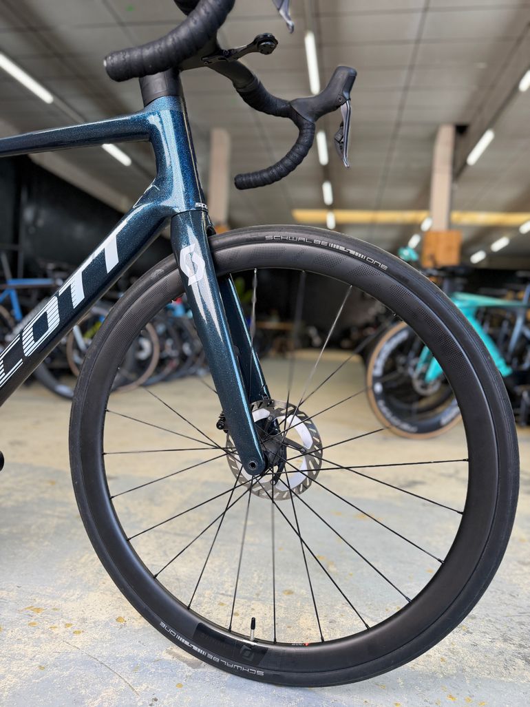 Brugt Scott Addict RC 15 2022 2022 Road & Gravel — billede 3 af 24