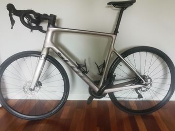Gebrauchtes Scott Addict 30 2021 2021 Road & Gravel, Hellgrau — Bild 2 von 8
