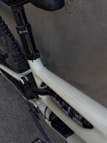 Used Specialized Stumpjumper Comp 2022 2022 Mountainbike, White, 29 — image 7 of 8