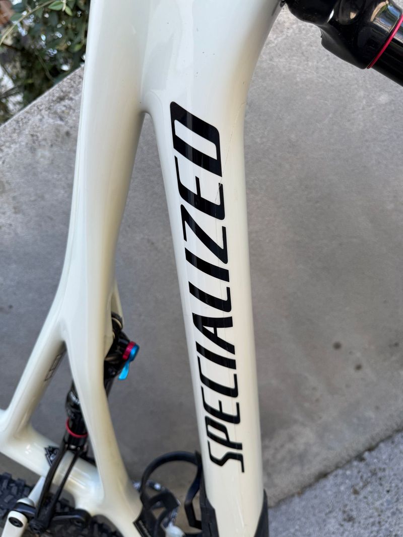Used Specialized Stumpjumper Comp 2022 2022 Mountainbike, White, 29 — image 4 of 8
