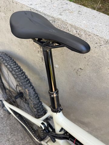 Used Specialized Stumpjumper Comp 2022 2022 Mountainbike, White, 29 — image 6 of 8
