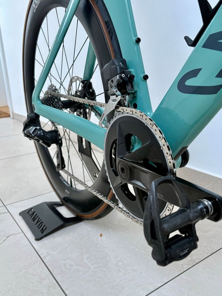Brugt Canyon Aeroad CF SLX 7 eTap 2024 2024 Road & Gravel — billede 16 af 22