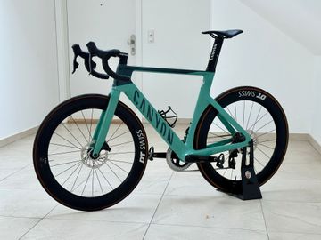 Brugt Canyon Aeroad CF SLX 7 eTap 2024 2024 Road & Gravel — billede 3 af 22