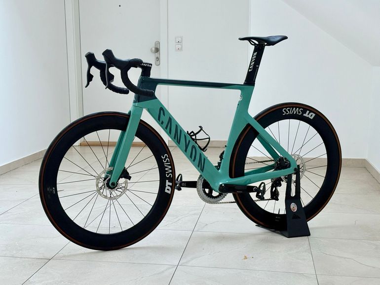Brugt Canyon Aeroad CF SLX 7 eTap 2024 2024 Road & Gravel — billede 3 af 22