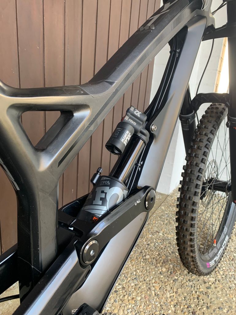 Brugt YT Industries Tues CF Pro 2017 2017 Mountainbike — billede 4 af 5