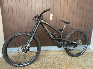 YT Industries Tues CF Pro 2017 2017 Mountainbike d'occasion — image 1 sur 5