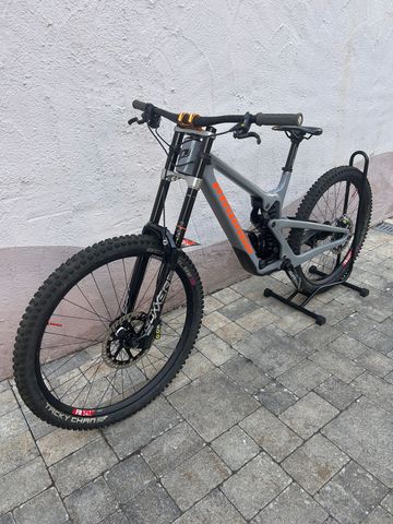 Used Propain Rage CF Mix Performance 2022 2022 Mountainbike, Light Gray, 29, 27.5 — image 2 of 12