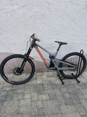 Used Propain Rage CF Mix Performance 2022 2022 Mountainbike, Light Gray, 29, 27.5 — image 1 of 12