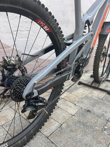 Used Propain Rage CF Mix Performance 2022 2022 Mountainbike, Light Gray, 29, 27.5 — image 3 of 12