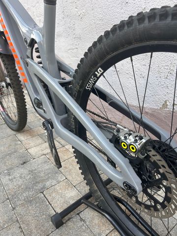 Used Propain Rage CF Mix Performance 2022 2022 Mountainbike, Light Gray, 29, 27.5 — image 9 of 12