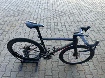 Used Specialized Tarmac SRAM Red eTap AXS 2024 Road & Gravel, Black — image 3 of 3