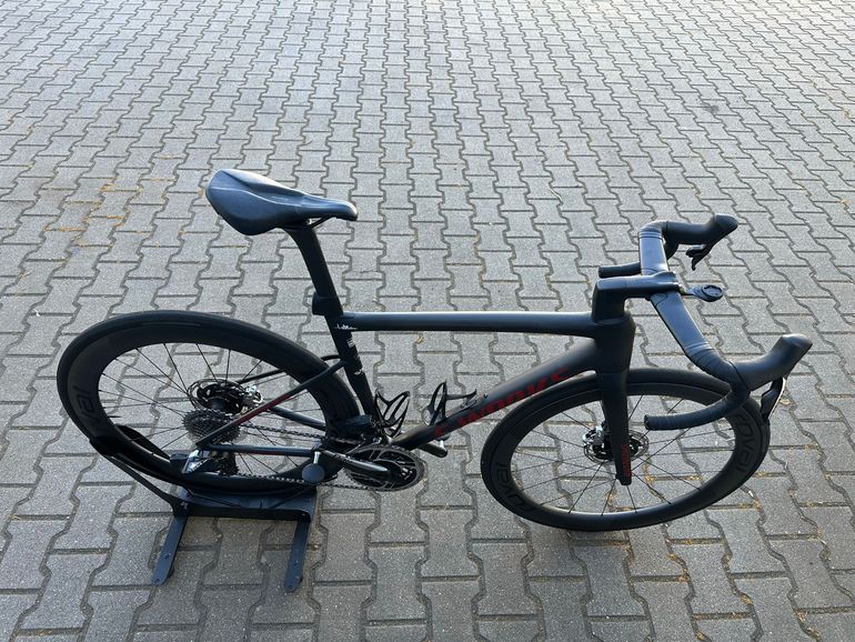 Gebrauchtes Specialized Tarmac SRAM Red eTap AXS 2024 Road & Gravel, Schwarz — Bild 3 von 3