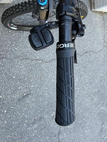 Gebrauchtes Orbea Wild M-TEAM 2025 2025 Mountainbike, Hellgrau, 29 — Bild 7 von 12